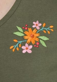 Tricou kaki inchis cu flori de primavara colorate, maneca medie